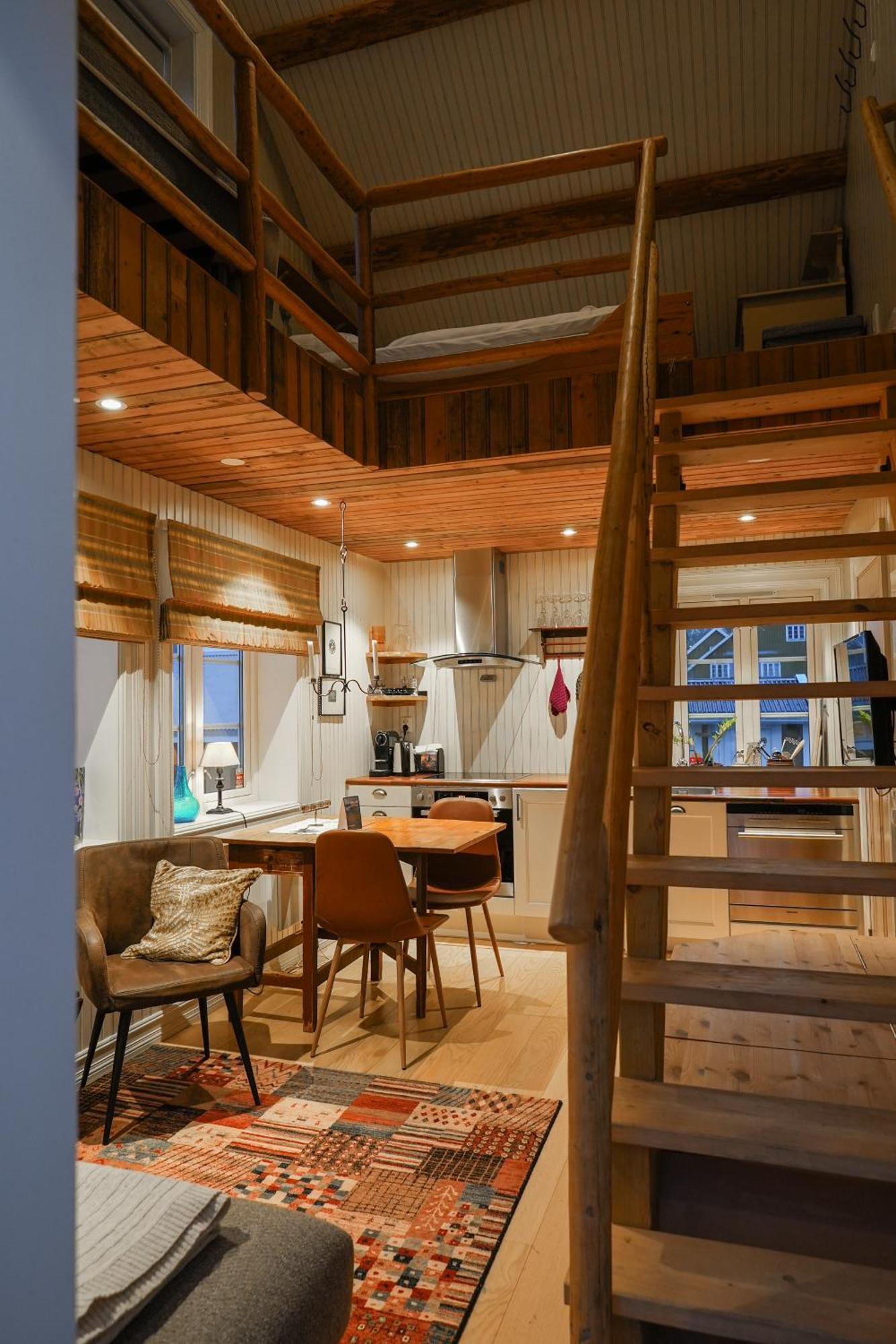 Mini Apartment Sakrisoy Рейне Екстериор снимка