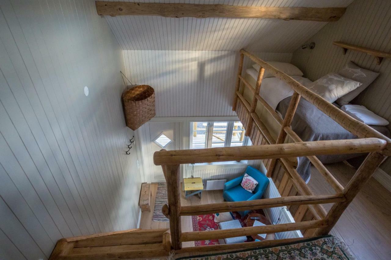 Mini Apartment Sakrisoy Рейне Екстериор снимка