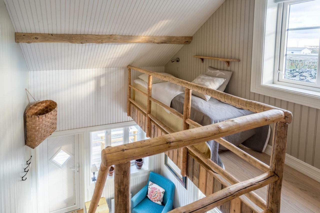 Mini Apartment Sakrisoy Рейне Екстериор снимка